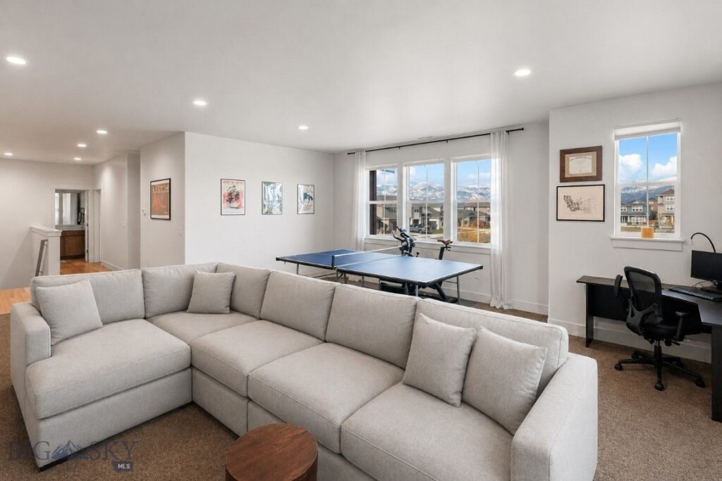 1704 Deadwood Loop