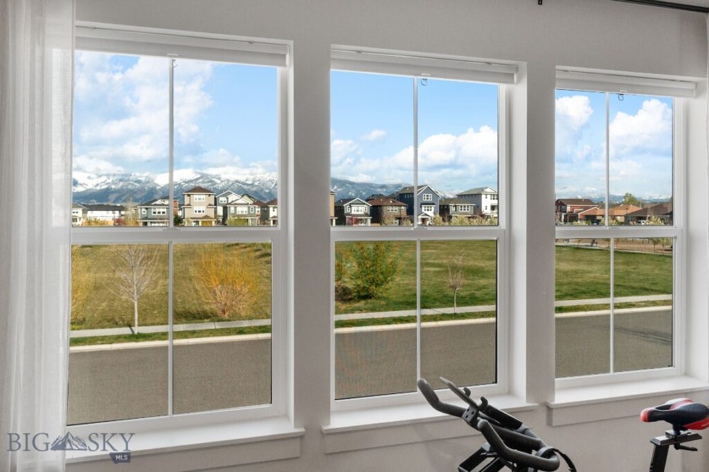 1704 Deadwood Loop