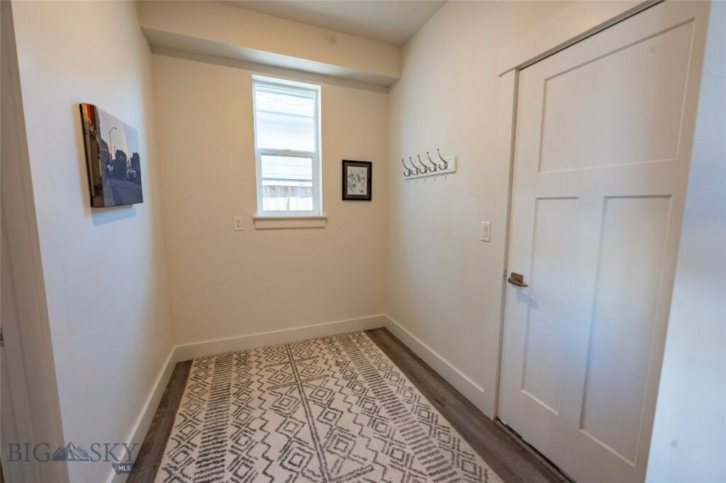 1704 Wyatt Earp Court