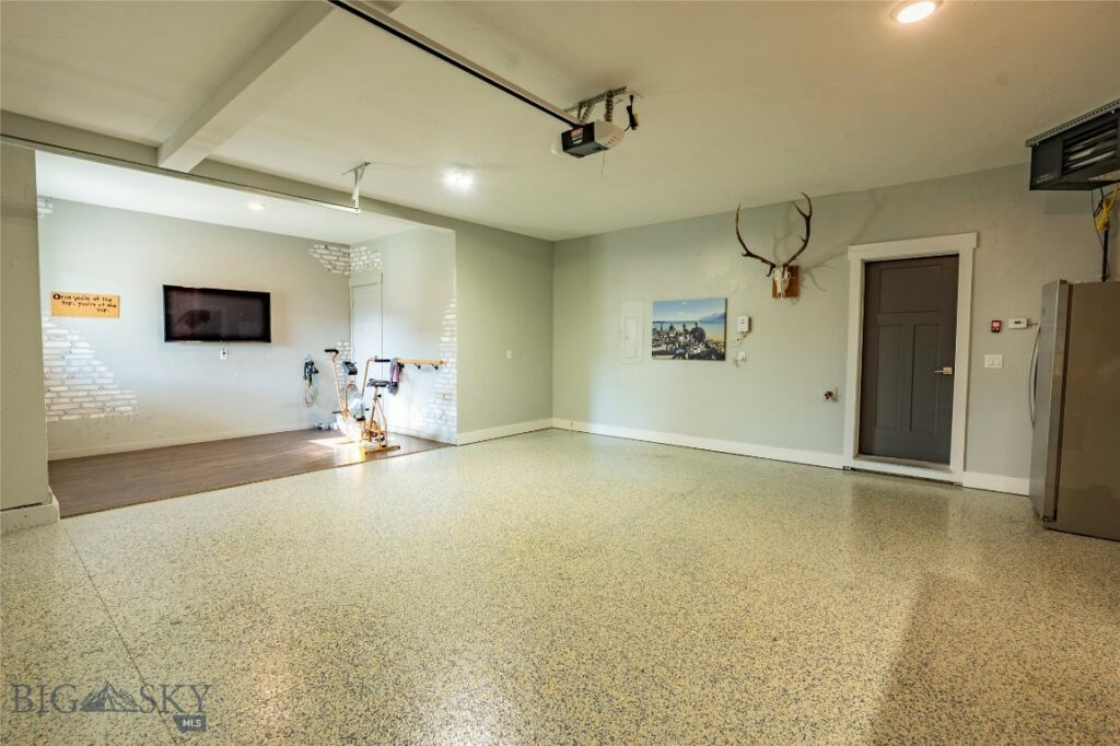 1704 Wyatt Earp Court