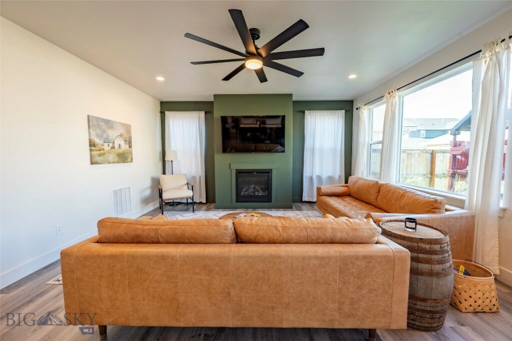 1704 Wyatt Earp Court