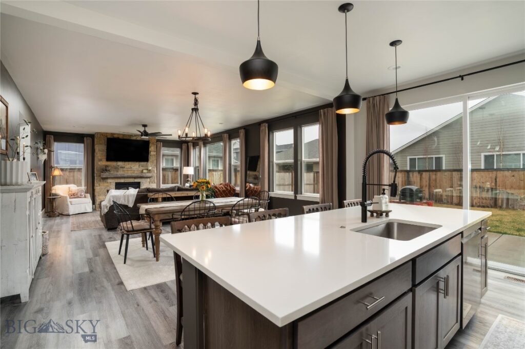 1704 Wyatt Earp Court