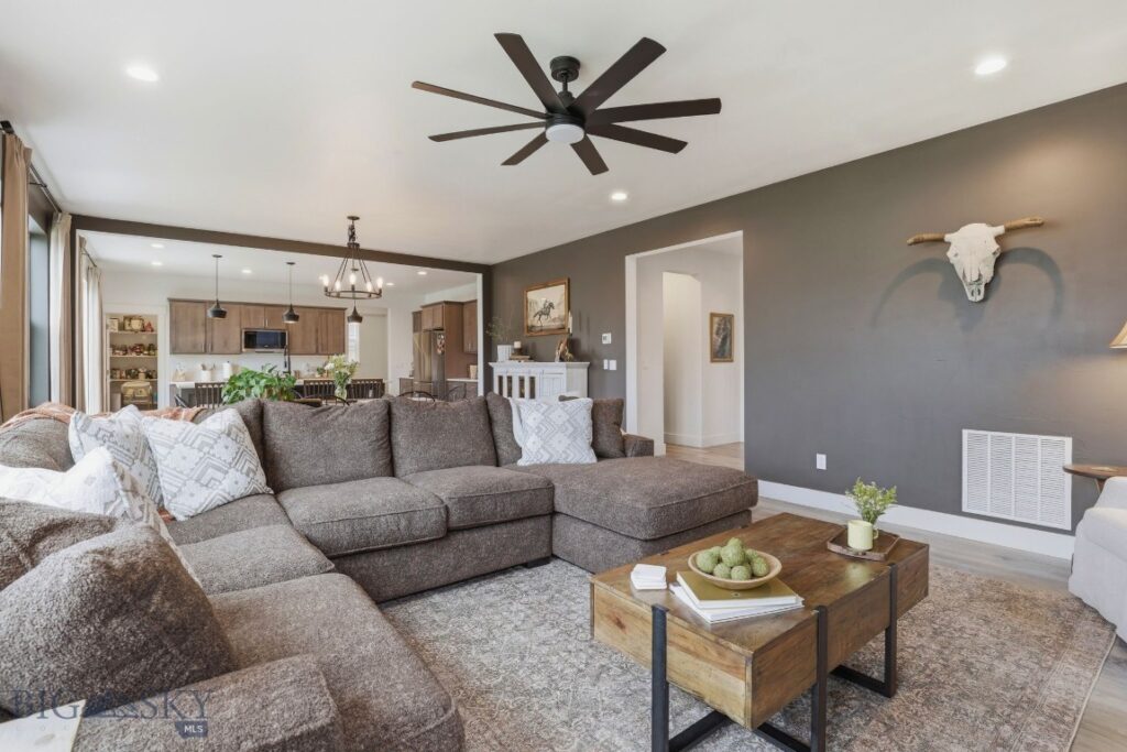 1704 Wyatt Earp Court