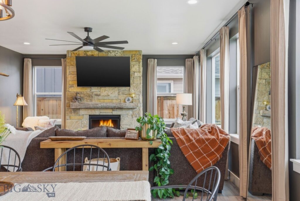1704 Wyatt Earp Court