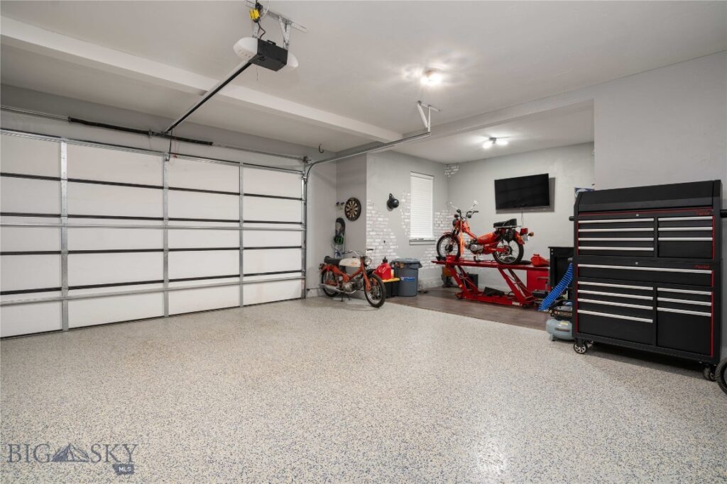 1704 Wyatt Earp Court