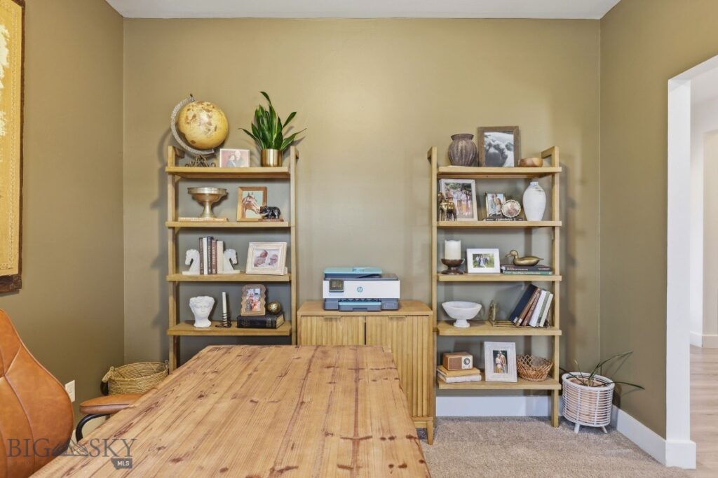 1704 Wyatt Earp Court