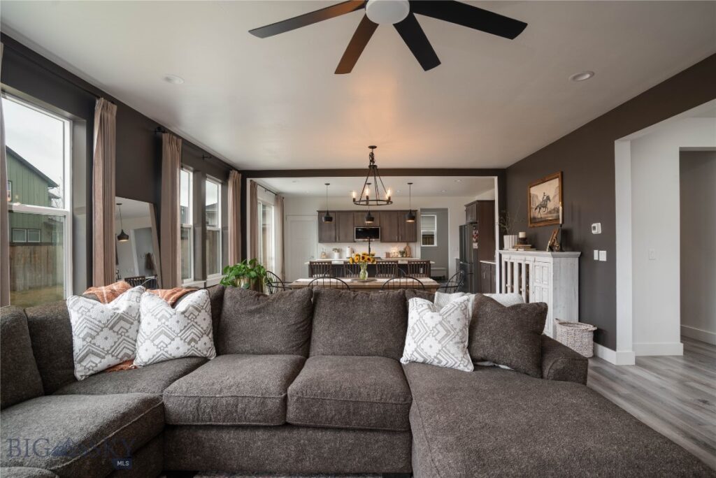 1704 Wyatt Earp Court