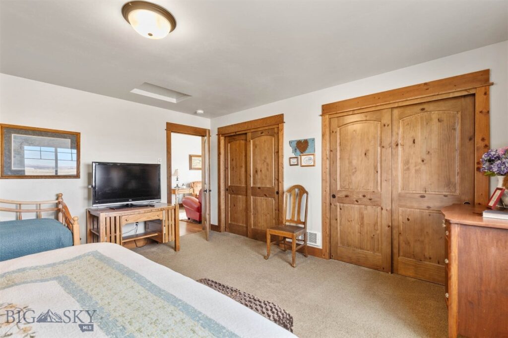 1707 Roundup Boulevard