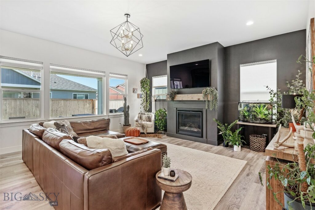 1711 Wyatt Earp Court