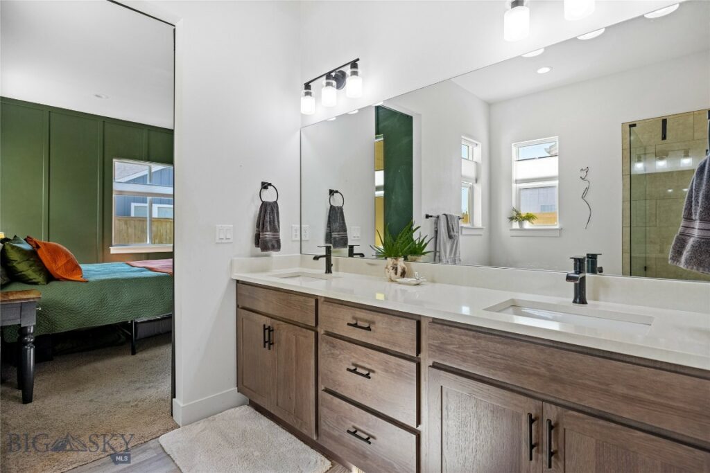 1711 Wyatt Earp Court