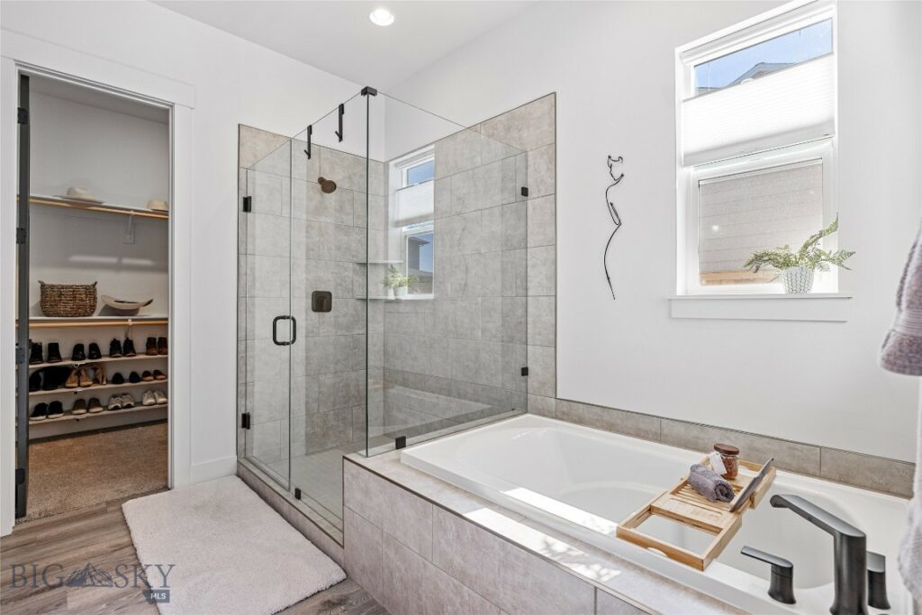 1711 Wyatt Earp Court