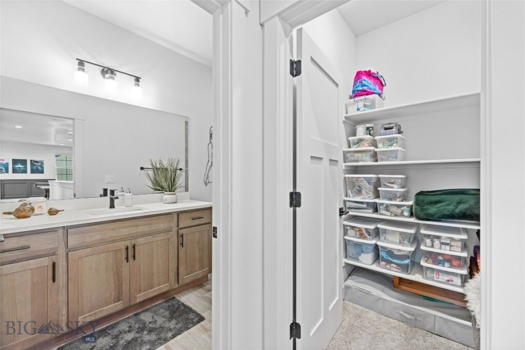 1711 Wyatt Earp Court