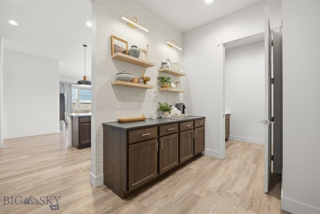 1718 Wyatt Earp Court