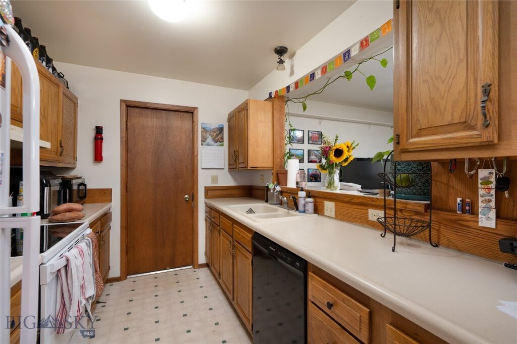 1720 W Olive