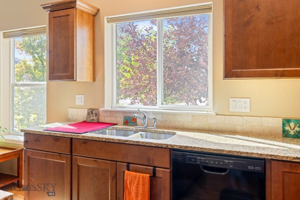 178 Valley Fire Lane