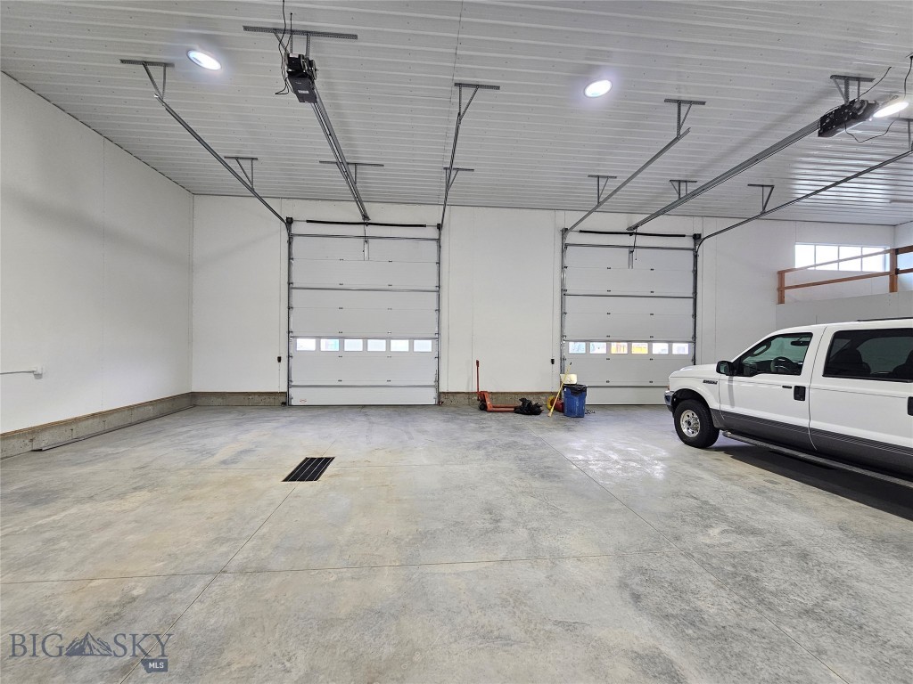 190 SKYWAY Boulevard