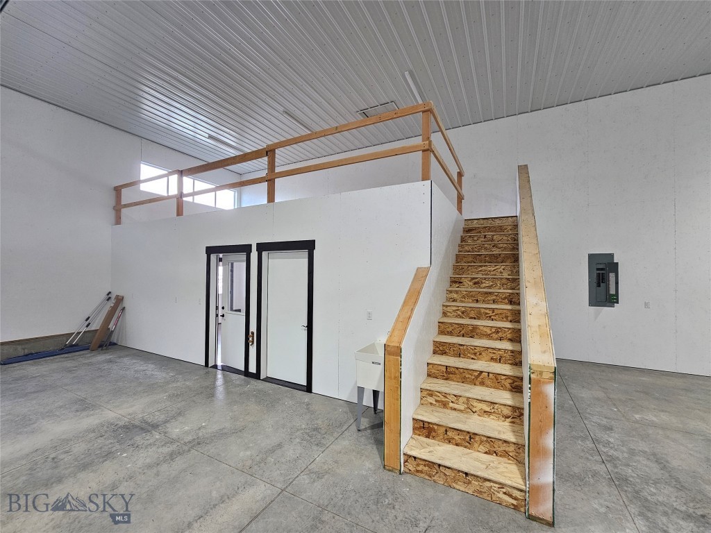 190 SKYWAY Boulevard