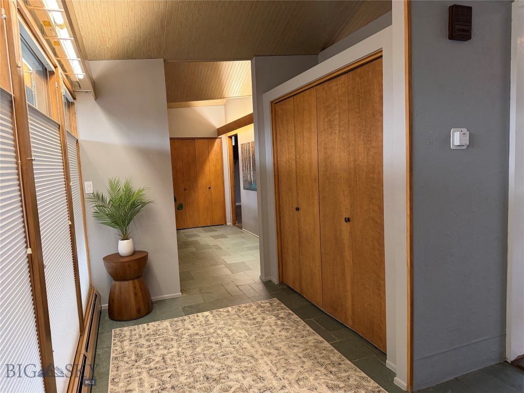 1918 Spring Creek Drive