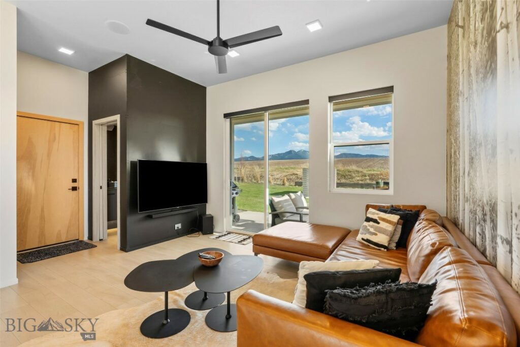 1952 Little Cottage Lane