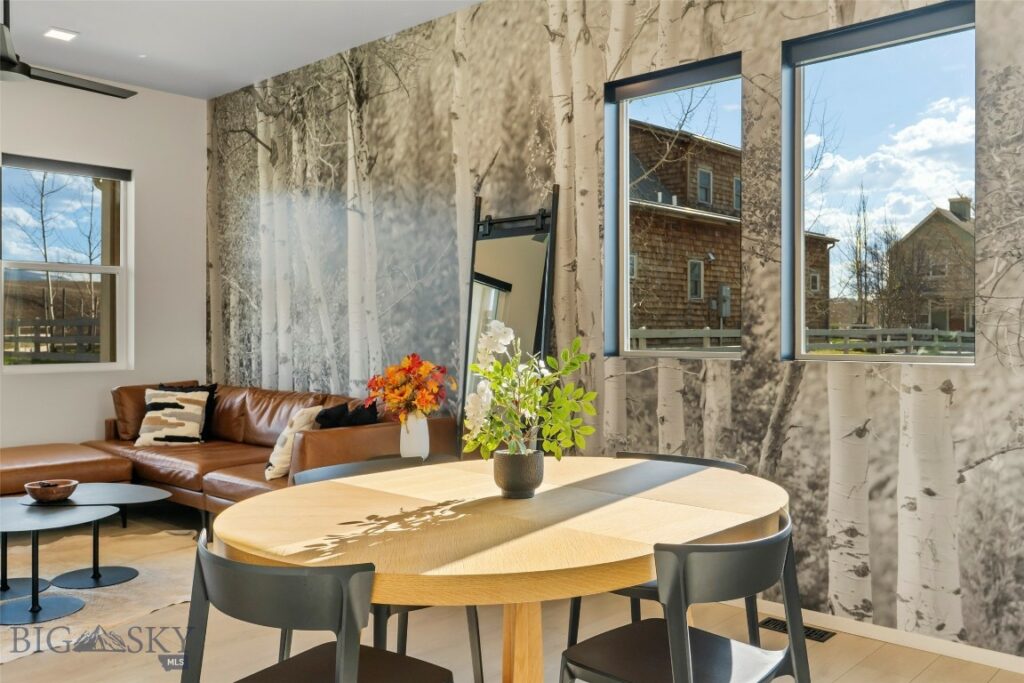 1952 Little Cottage Lane