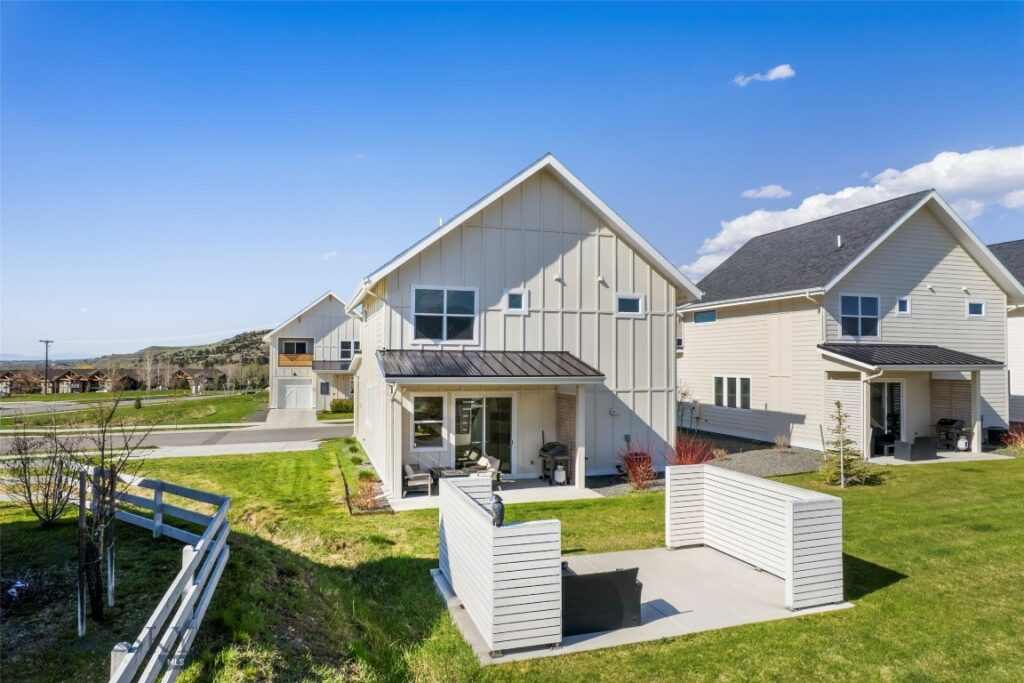 1952 Little Cottage Lane