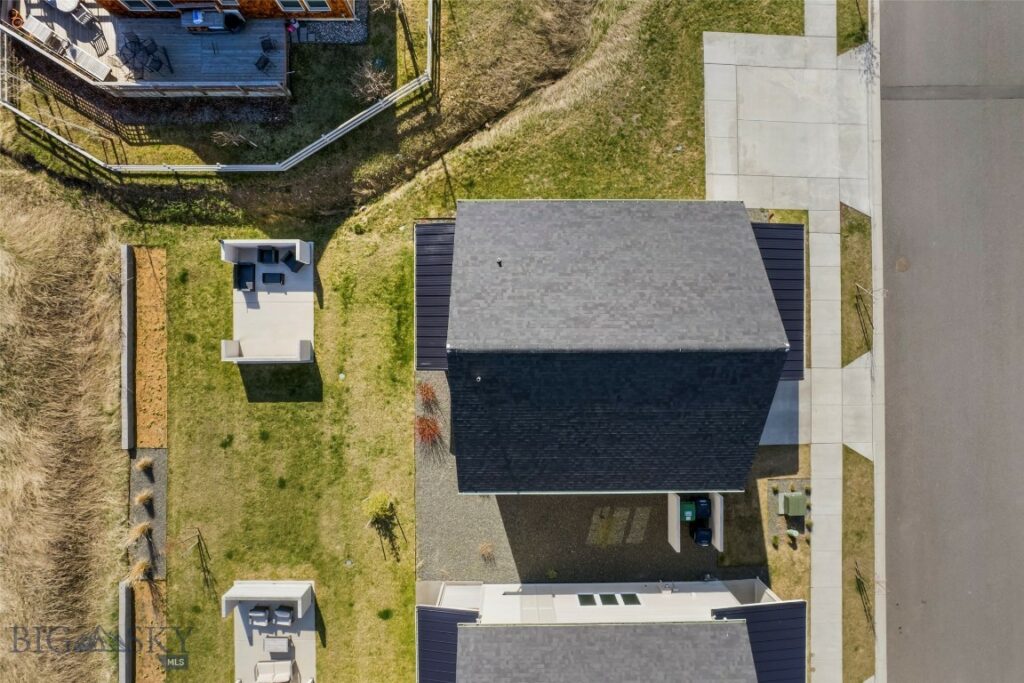 1952 Little Cottage Lane