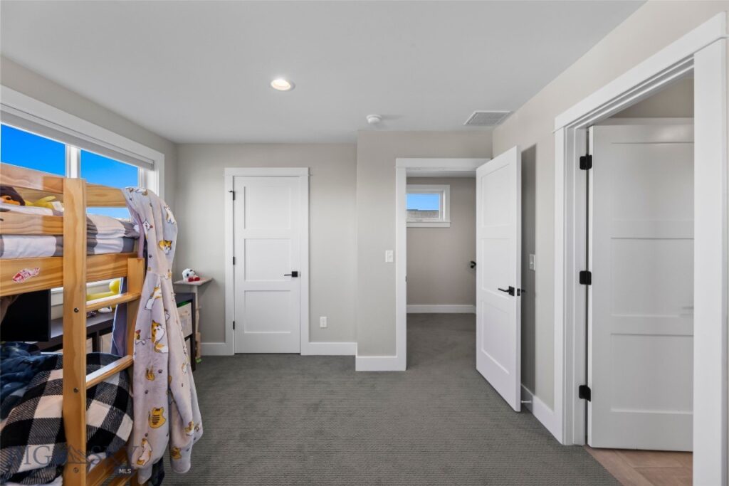 196 Arrow Peak Court