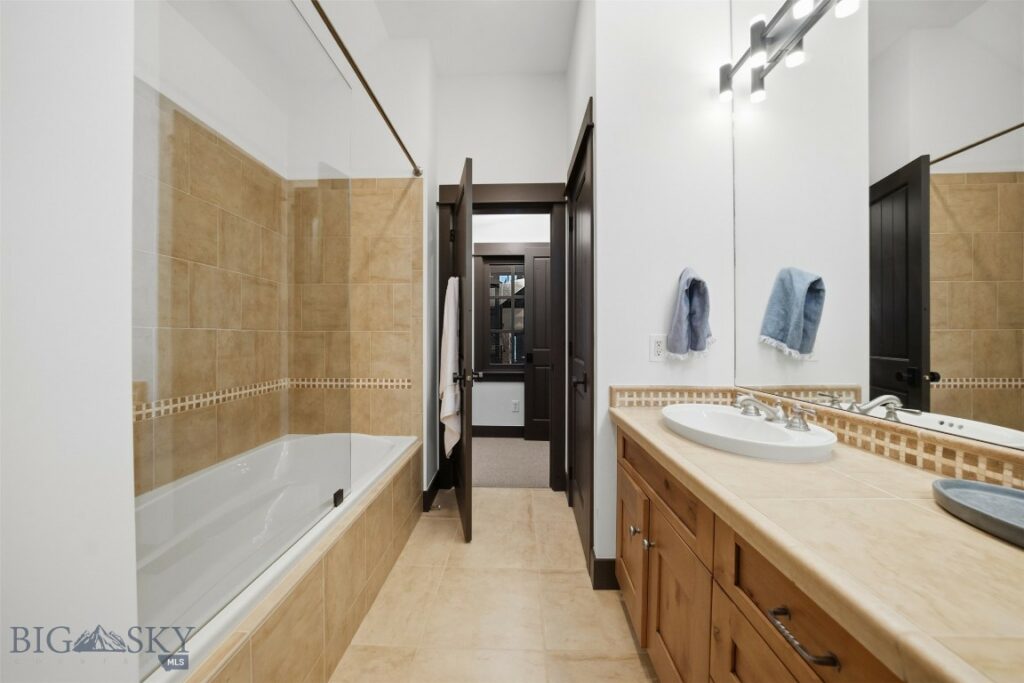 Big Sky MT 59716 - 24