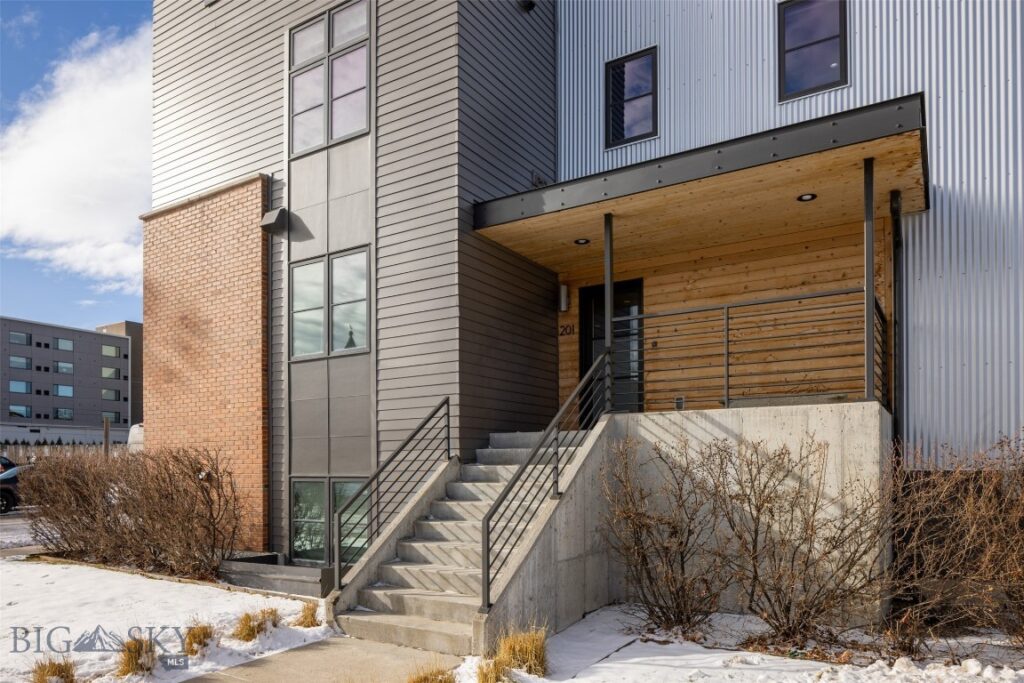 201 & 201 1/2 N Black Avenue