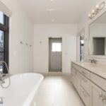 201 & 201 1/2 N Black Avenue