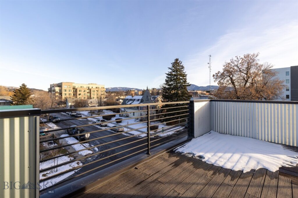 201 & 201 1/2 N Black Avenue