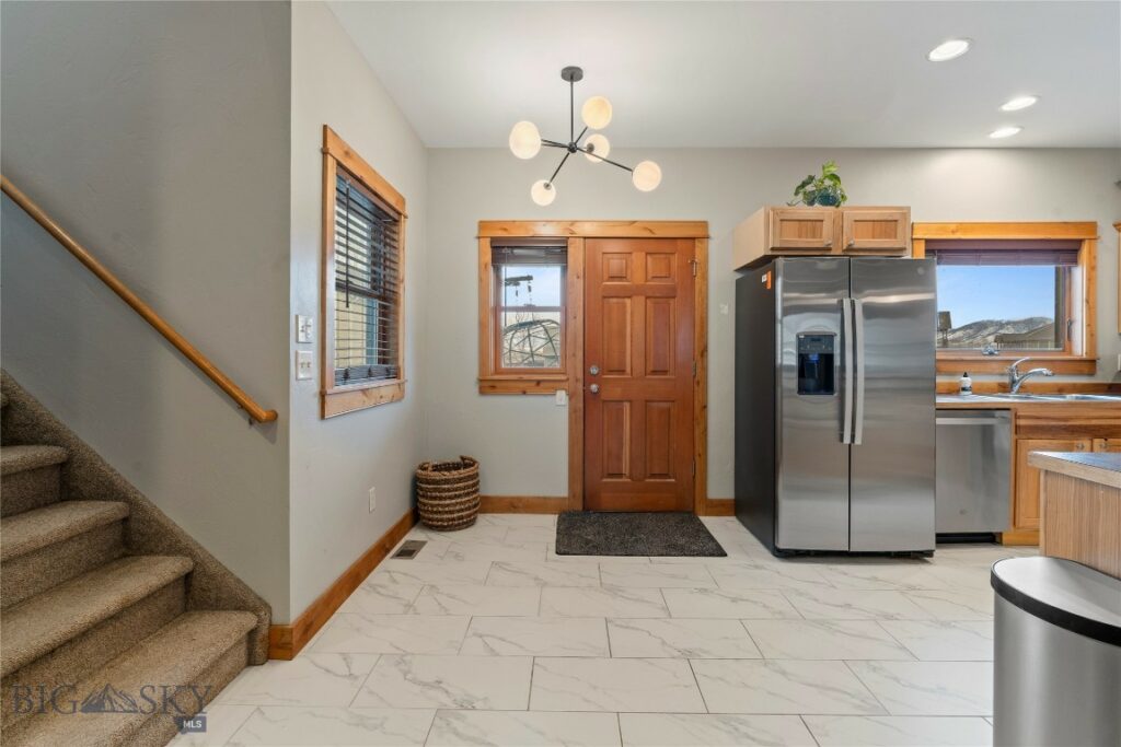 201 E Magnolia Drive