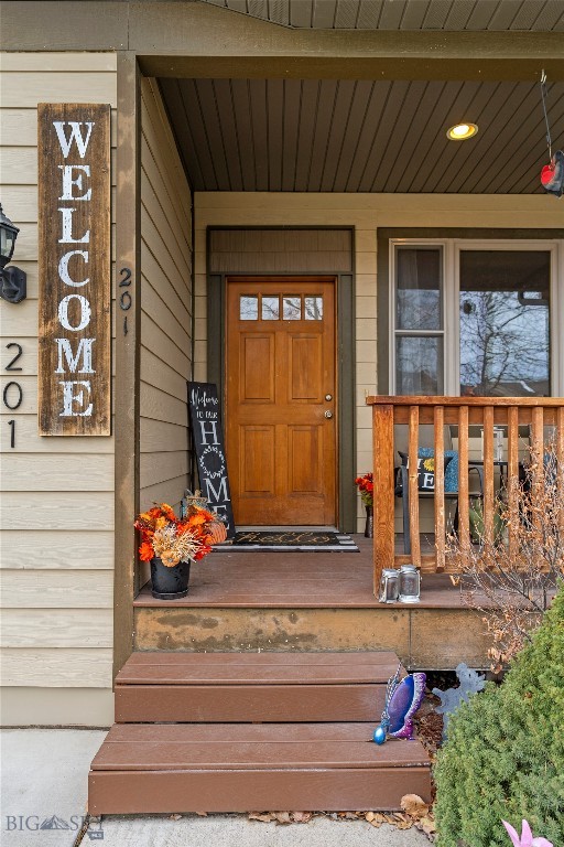 201 E Magnolia Drive