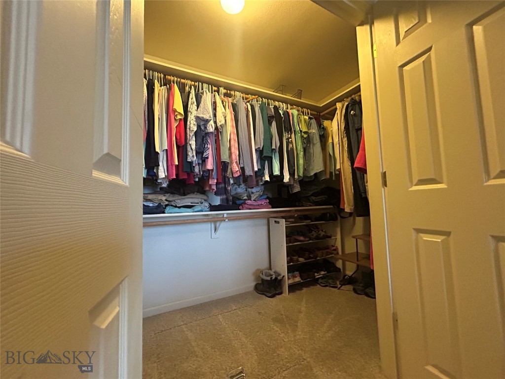 201 E Cascade Avenue