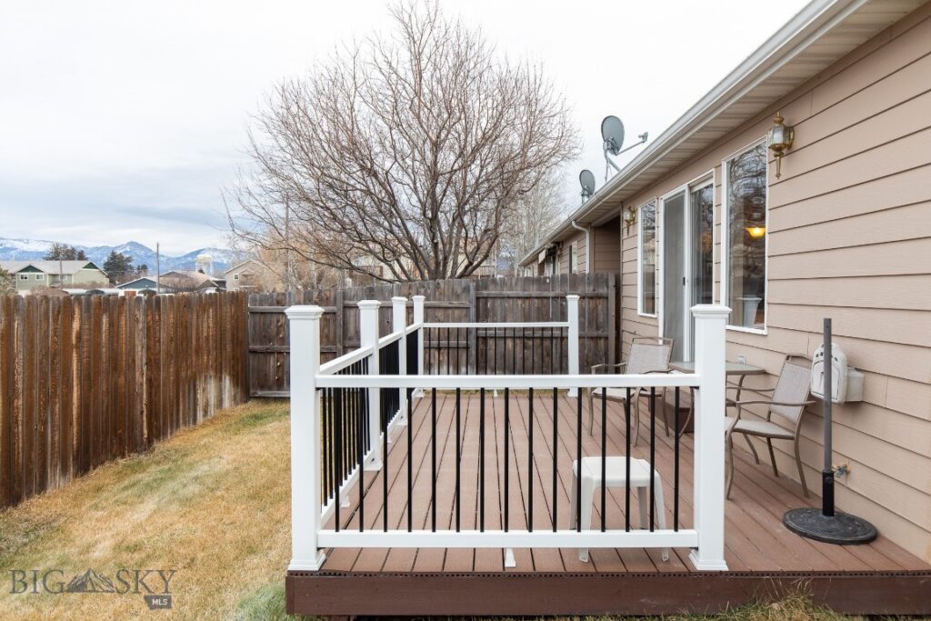 201 E Cascade Avenue