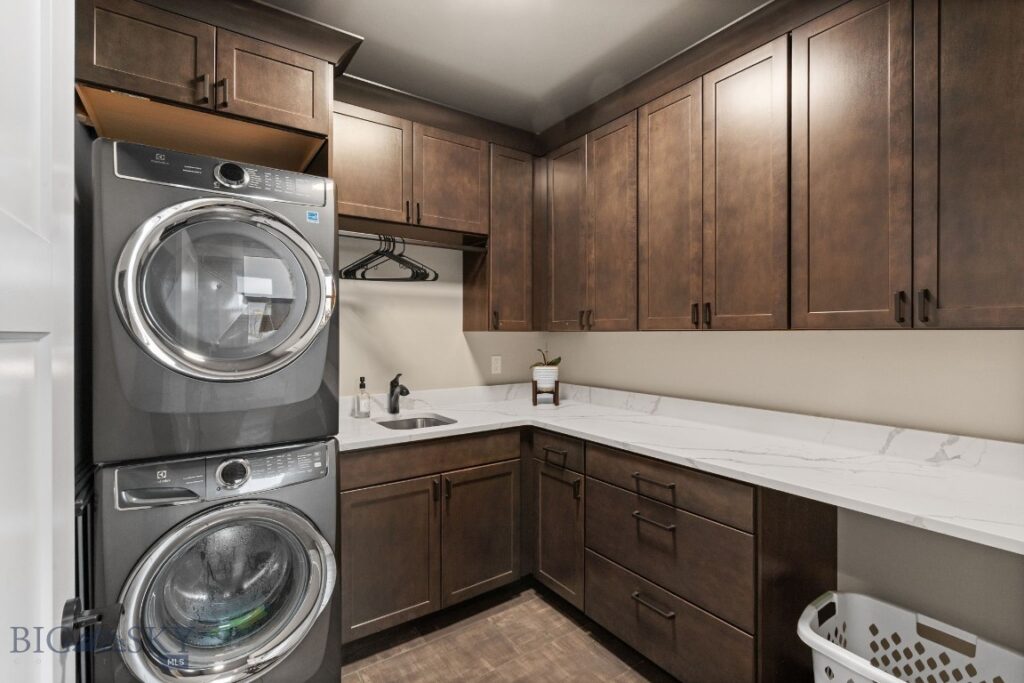 2019 E Silver Circle