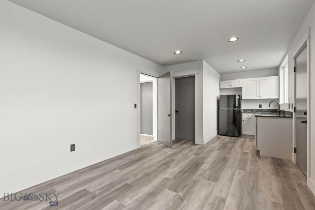 202 Fletching Unit B