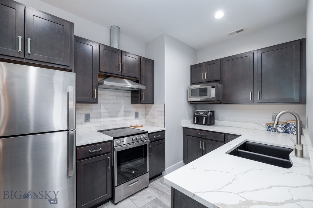 2030 and 2032 Love Lane