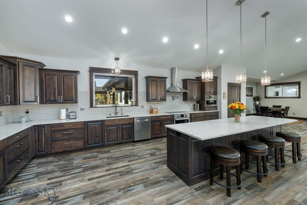 2030 and 2032 Love Lane