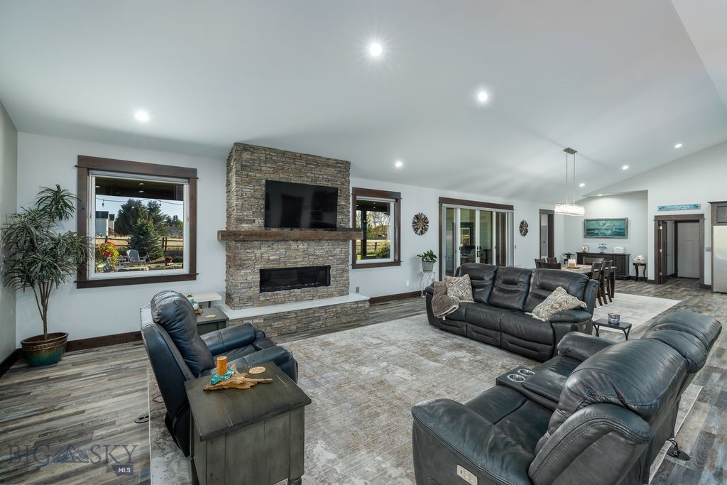 2030 and 2032 Love Lane