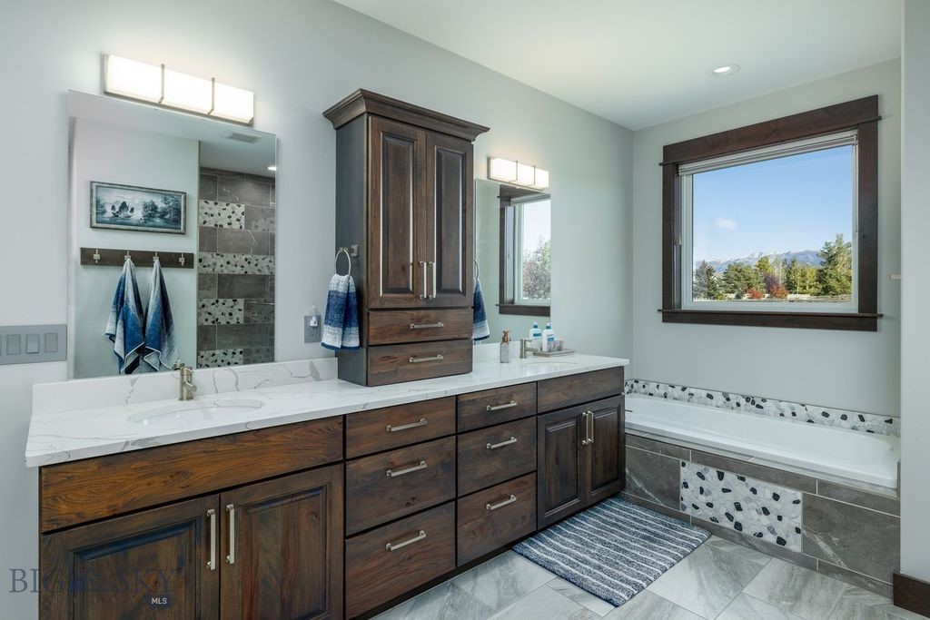 2030 and 2032 Love Lane