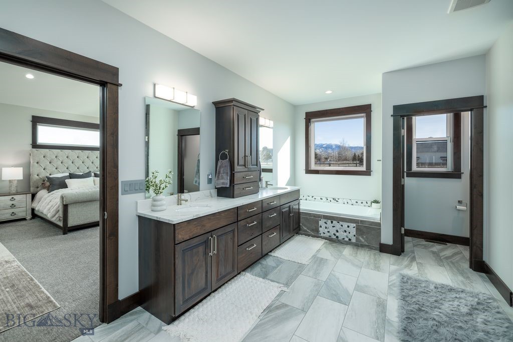 2030 and 2032 Love Lane