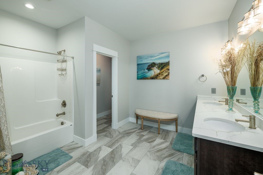 2030 and 2032 Love Lane