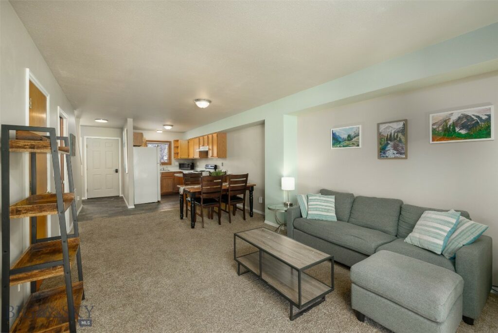 208 N Pondera Avenue