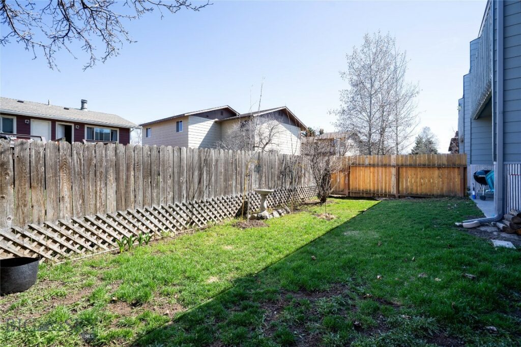 210 S 16th