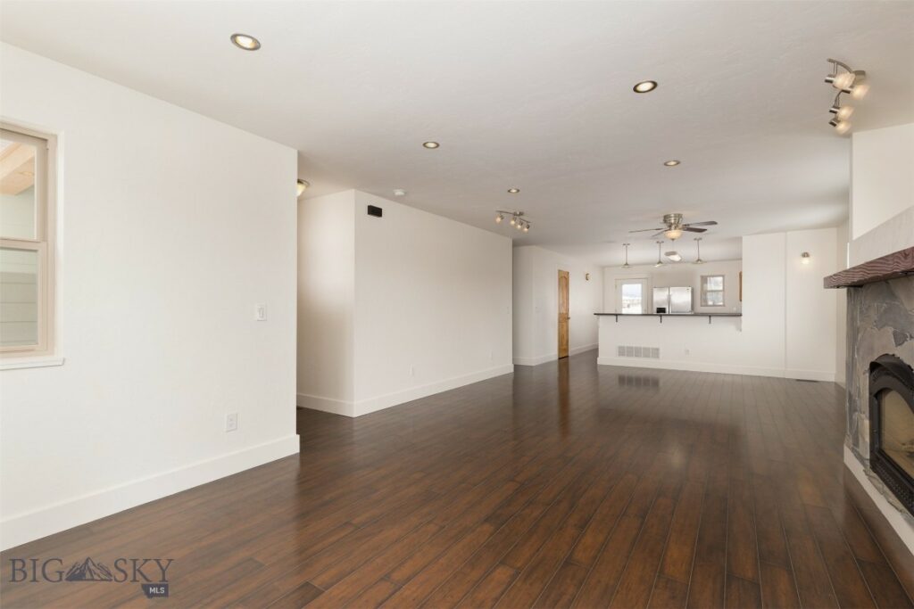 210 Talon Way