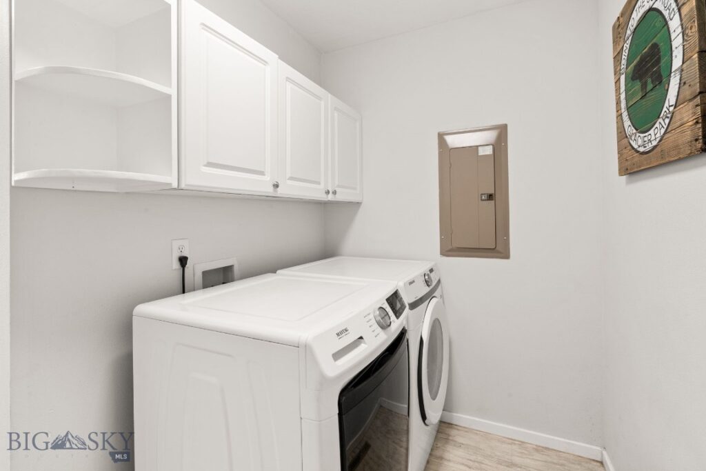 211 N Sanders Avenue