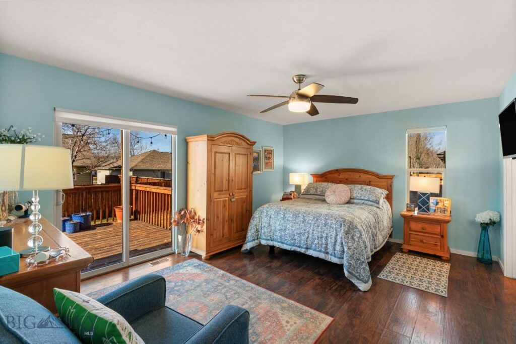 211 N Sanders Avenue