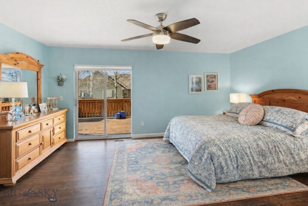 211 N Sanders Avenue