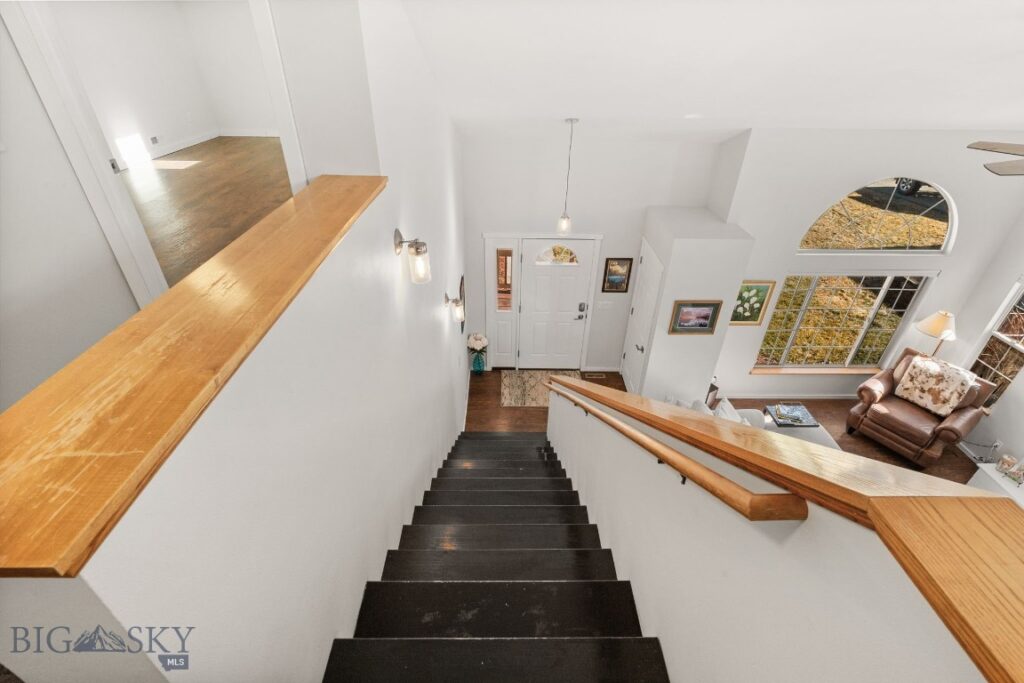 211 N Sanders Avenue